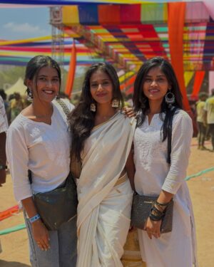 Divya Dharshini Instagram - Happy Holi 🎉❤️ 

@divyadharshini_madhu @priyadurai_saami_official 

#insta #reel #photo #holipic #holi2025 #holilook #colourful #happy #friends