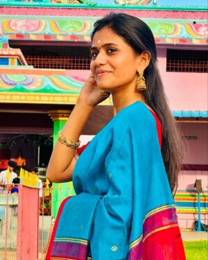 Divya Dharshini Instagram - Nee Marandhal Enna 🥹
Maruthal Enna 🙂
Nee dhan endha Olii Vilakku 🫴🏻
.
#🫴🏻 #🥹 #🙂 #nee #marandhal #enna