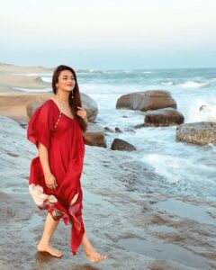 Actress Divyanka Tripathi HD Photos and Wallpapers March 2025