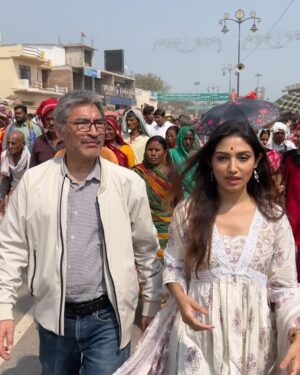 Donal Bisht Instagram - Went Ram Mandir too with family on the way back from MahaKumbh 🙏🏻 🌸 😇✨ what a beautiful journey from Saryu river to hanuman gadi to Ram mandir 🕉️ 

( phones were not allowed inside Ram mandir this time as it was high alert , maybe next time but the journey is imprinted in my heart & mind #divine 😌✨) 
(Later are some pics from Mahakumbh area too )

#ram #mandir #ayodhya #saryu #river #hanumangadi #rammandir #blessing #sprituality #god #family #visit #memory #mustvisit #landofgod #india #hinduism #in #pooja #best