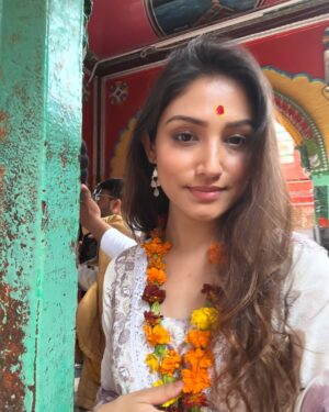 Donal Bisht Instagram - Went Ram Mandir too with family on the way back from MahaKumbh 🙏🏻 🌸 😇✨ what a beautiful journey from Saryu river to hanuman gadi to Ram mandir 🕉️ 

( phones were not allowed inside Ram mandir this time as it was high alert , maybe next time but the journey is imprinted in my heart & mind #divine 😌✨) 
(Later are some pics from Mahakumbh area too )

#ram #mandir #ayodhya #saryu #river #hanumangadi #rammandir #blessing #sprituality #god #family #visit #memory #mustvisit #landofgod #india #hinduism #in #pooja #best
