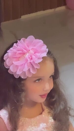 Dounia Batma Instagram - And finally…..3 ans💞
.
Happy birthday my little princess Laila rose 🌸
.
Mashaaaaalah💞
@gazal.lailarose.batma