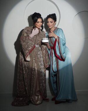 Dounia Batma Instagram - الأخت نعمة…❤️ @btissambatmaofficial 

@morpho.photographer 
@negafa.soltana
@souma__makeup 
@asmaa.hairstyle 
@ostudio.byobeid 

.