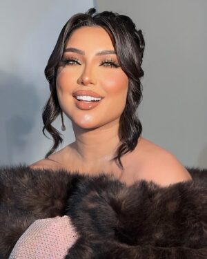 Dounia Batma Instagram - سلام حبايبي ….🤎 #ماشاءالله #دنيا_بطمه 
.
@souma__makeup 
@asmaa.hairstyle 
@negafa.soltana 
@dr.rita.lips 
@dr.bijarch_latifa