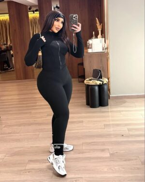 Dounia Batma Instagram - Hello …🖤