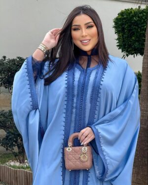 Dounia Batma Instagram - حبيييت…💎
.

قفطان ابداع @bouchraelmarzouqy
. 
👠 @ysl 
.
👜 @toufikfactory.women