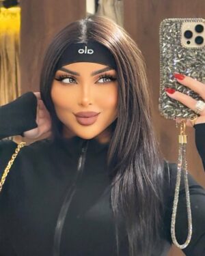 Dounia Batma Instagram - Hello …🖤