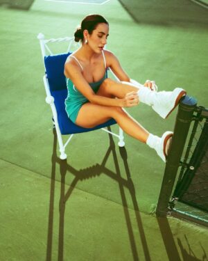 Ela Velden Instagram - I’ll see you in the green @alo 

Photo @mausinfiltro