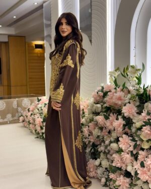 Elham Al Fadalah Instagram - تشرفت بحضور غبقة الشيخة #مريم_الصباح وسعدت بلقاء نخلبة من الفنانيين .. ينعاد علينا جميعاً بالصحة والعافية 🌙

القفطان المغربي من قفطان الماسة @kaftan_almasah 

#الهام_الفضاله #شهاب_جوهر #بيت_الحموله #رمضان_يجمعنا #غبقة #رمضان