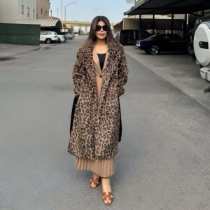 Elham Al Fadalah Instagram - هب البراد وزانت النفسية .. ويازين الشتا وهدومه 🧥
@shein_ar @sheinofficial 

استغلوا خصومات البلاك فرايدي اللي مسوينها شي ان على ملابس الشتا اللي نسبة الخصم فيها تصل الى 90% .. من كثر ما ملابسهم تينن احترت شنو اخذ وشنو اخلي .. فاخترت لكم هذه التنسيقات الشتوية الجميلة وارقام القطع مكتوبة تحت، وكود خصمي يخصم لكم خصم اضافي فوق خصومات البلاك فرايدي :

كود الخصم الاضافي: 
ELHAM

ارقام القطع:

842553
38649715
43157585
26757338
43411035
41942435

#SHEINblackfriday
#ad #الهام_الفضاله #winteroutfit