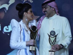Elham Al Fadalah Instagram - الحمد لله رب العالمين 
تشرفت بتكريمي كشخصية مهرجان نجوم الفن والاعلام على مسيرتي الفنية ، والحمد لله مسلسلنا #بيت_حموله فاز بـ ٩ جوائز 🏆🥇

سعيدة بهذا النجاح وكل الشكر للقائميين على هذا المهرجان والف مبروك لنجوم #بيت_حموله 

شكراً لزوجي وسندي اللي دعمني وكان معاي بكل نجاحاتي والف مبروك ياحبيبي على تكريمك ❤️
@shehabaljowhar