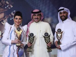 Elham Al Fadalah Instagram - الحمد لله رب العالمين 
تشرفت بتكريمي كشخصية مهرجان نجوم الفن والاعلام على مسيرتي الفنية ، والحمد لله مسلسلنا #بيت_حموله فاز بـ ٩ جوائز 🏆🥇

سعيدة بهذا النجاح وكل الشكر للقائميين على هذا المهرجان والف مبروك لنجوم #بيت_حموله 

شكراً لزوجي وسندي اللي دعمني وكان معاي بكل نجاحاتي والف مبروك ياحبيبي على تكريمك ❤️
@shehabaljowhar
