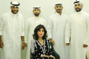 Elham Al Fadalah Instagram - أمّي هي سندي وملجأي  ومأمني. أمّي هي ضلعي الثابت الذي  لا يميل ❤️
جميله و عيالها ❤️
#بيت_حموله 
@h.alhaddad.official 
@mansouralbloushiiiii 
@abdullah_albloushiii 
@shamlanalomairii 
@talent.production143