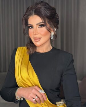 Elham Al Fadalah Instagram - مساء الجمال والدلال 

لوكي مع احلى صالون #امبرس بيوتي واحلى ميك اب بأنامل الجميلة  #خلود_الشمري 
@empreess.saloon 
@khluood_artist 
@ihf.atelier