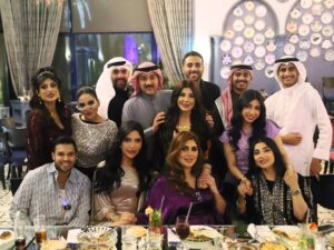 Elham Al Fadalah Instagram - غبقة #بيت_حموله 

شرفتونا ونورتونا واستانسنا بشوفتكم والحمد لله على نجاح مسلسلنا الرمضاني #بيت_حموله 

ينعاد عليكم يارب بالصحة والعافية ومن نجاح لنجاح 

@shehabaljowhar 
@saedalhawwari 
@jamilah.kwt
@taif_6666
@shahdalyasen1 
@h.alhaddad.official 
@layalidehrab 
@abdullah_albloushiii 
@zaynab_karam_ 
@mansouralbloushiiiii 
@zyshaaban 
@shailasabt 
@shamlanalomairii 
@shaimaa_qambar 
@ghrour.safar 
@ahmad.binhussain 
@dr.desho 
@zahradehrab 
@alaahosany
@fay_alsharqawi 
@a7mad_alsalman 
@hussein.younes9 
@hmane_92 
@esraa.makeupartistt 
@talents_production 
@mq_photoshoot
