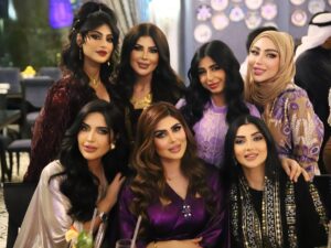 Elham Al Fadalah Instagram - غبقة #بيت_حموله 

شرفتونا ونورتونا واستانسنا بشوفتكم والحمد لله على نجاح مسلسلنا الرمضاني #بيت_حموله 

ينعاد عليكم يارب بالصحة والعافية ومن نجاح لنجاح 

@shehabaljowhar 
@saedalhawwari 
@jamilah.kwt
@taif_6666
@shahdalyasen1 
@h.alhaddad.official 
@layalidehrab 
@abdullah_albloushiii 
@zaynab_karam_ 
@mansouralbloushiiiii 
@zyshaaban 
@shailasabt 
@shamlanalomairii 
@shaimaa_qambar 
@ghrour.safar 
@ahmad.binhussain 
@dr.desho 
@zahradehrab 
@alaahosany
@fay_alsharqawi 
@a7mad_alsalman 
@hussein.younes9 
@hmane_92 
@esraa.makeupartistt 
@talents_production 
@mq_photoshoot