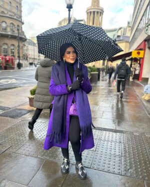 Elham Al Fadalah Instagram - لوكات سفرة لندن كلها من #شي_ان  والحين نزلو كولكشن رمضان من الدراريع والاكسسوارات والمواعين اغراضهم تينن ومسوين خصومات بمناسبة قرب شهر رمضان المبارك 

وكود خصمي يخصم خصم اضافي بنسبة 20% 
ELHAM

@shein_ar #sheinramadan ，#SHEINramadansale, #ad
وهذه ارقام القطع اللي لابستها:

البنفسجي
44777660
25411675

البني
42397466
45713251
45825947

العنابي
42596587
49230889
48639551