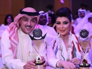Elham Al Fadalah Instagram - الحمد لله رب العالمين 
تشرفت بتكريمي كشخصية مهرجان نجوم الفن والاعلام على مسيرتي الفنية ، والحمد لله مسلسلنا #بيت_حموله فاز بـ ٩ جوائز 🏆🥇

سعيدة بهذا النجاح وكل الشكر للقائميين على هذا المهرجان والف مبروك لنجوم #بيت_حموله 

شكراً لزوجي وسندي اللي دعمني وكان معاي بكل نجاحاتي والف مبروك ياحبيبي على تكريمك ❤️
@shehabaljowhar