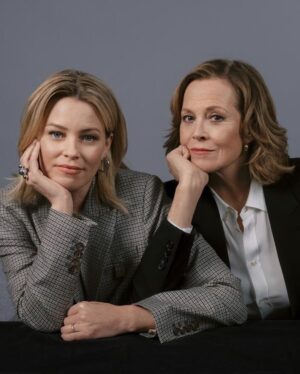 Elizabeth Banks Instagram - Celebrating all the fearless women who push the boundaries, make their voices heard, work their asses off, and show up for each other day in and day out. Happy International Women’s Day ❤️