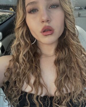 Ella Anderson Instagram - 🪔teeny tiny road trip