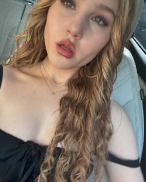 Ella Anderson Instagram - 🪔teeny tiny road trip