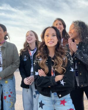 Emily Calandrelli Instagram - She did it 💗

@amandangocnguyen put her astronaut dreams on hold so that she could rewrite laws to protect sexual assault survivors like herself. I met her 11 years ago at NASA and know she’s worked incredibly hard to earn this dream of hers. 

Check out her page to learn the science she brought up with her during flight! 

So proud of her!
