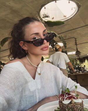 Emina Jahović Instagram - Sun, Sea, Gym, Good Food and Early Sleep…
Can’t explain me more right now🙂‍↕️
