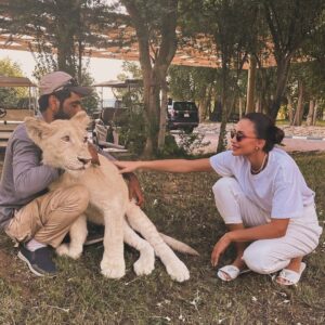 Emina Jahović Instagram - Love to the Moon & Back🤎