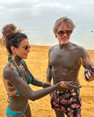 Emmanuelle Chriqui Instagram - Another day another adventure.. after incredible 2 day wedding celebrations this was the perfect way to detox and chill.. A proper 30 min soak in the Dead Sea- the lowest point in the world and and one of the 7 wonders of the world, followed by slathering ourselves in mineral rich mud to continue the detoxification.. then a nap in the car on the way back to Tel Aviv. SO. MUCH. YES 🙏🏽🙏🏽🙏🏽❤️