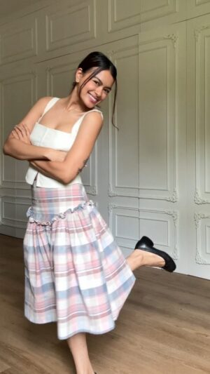 Eva Celia Instagram - And another one 🧵🩷 
Abis ini bikin atasannya kali ya 👀