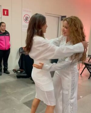 Eva Longoria Instagram - #lmynlworldtour was a 10/10 ✔️ @shakira you are a show woman!!! The energy in CDMX was incredible. My feet still hurt from all the dancing! Te adoro mi Shak💖