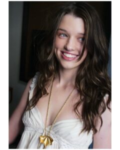 Actress Ever Anderson HD Photos and Wallpapers March 2025