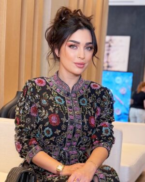 Farah El Fassi Instagram - “ليلة لا تُنسى!✨ الحمدلله عرض فيلم البطل في #دبي  كانت تجربة استثنائية جمهور متنوع، تفاعل رائع، وطاقة لا توصف. شكراً لكل من حضر وجعل هذه اللحظة مميزة! ❤️ #سينما #عرض_فيلم #تجربة_فريدة”#فيلم_البطل #dubai 
@redone 
@lotfi_omar 
@lbatal.film 
@redonefilms1 
@diamond_agency_ma 
@asma_gray