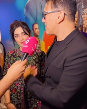 Farah El Fassi Instagram - “ليلة لا تُنسى!✨ الحمدلله عرض فيلم البطل في #دبي  كانت تجربة استثنائية جمهور متنوع، تفاعل رائع، وطاقة لا توصف. شكراً لكل من حضر وجعل هذه اللحظة مميزة! ❤️ #سينما #عرض_فيلم #تجربة_فريدة”#فيلم_البطل #dubai 
@redone 
@lotfi_omar 
@lbatal.film 
@redonefilms1 
@diamond_agency_ma 
@asma_gray