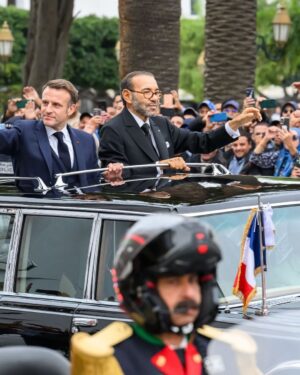Farah El Fassi Instagram - مرحبا بالضيف الكبير لجلالة الملك محمد السادس نصره الله وأصبغ عليه ثوب الصحة والعافية

المغرب بوابة أفريقيا بفضل التطور الذي يعرفه في كافة المجالات ومنها المجال الثقافي والفني 

مملكتنا ضاربة في التاريخ وملكنا ليس له في الدنيا هم سوى ازدهار بلاده ورفاهية شعبه والخير باقي ماجي إن شاء الله 🤲🏻🙏🏻
#الله_الوطن_الملك #الله_ينصر_سيدنا 🇲🇦🇲🇦🇲🇦