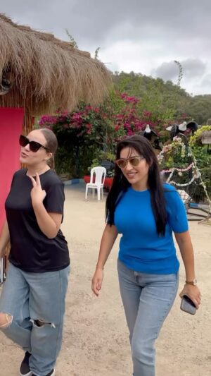 Farah El Fassi Instagram - الفرح ثقافة فلنتعلم كيف نصنعها.
@mohssin_hamoud moul el video 🤣
@najlae_meziane ❤️
@lotfi.majda 🌺
@mouniraoussaadan ❤️
@minophotographe 🌺
@quadmdiqtetouan 👍🏻

#tetouan#momentosinolvidables #vidasaludable #vidareal #disfrutar#maroc#norte
