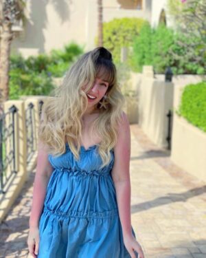 Farah El Zahed Instagram - Showing my starfish earrings in an album! 🦋

Dear those of you who tan,
I am jealous.
Sincerely,
Those of us who burn.
- Only one day at the beach without using my sunscreen and that happened!
Thank you sun, lesson learned.

Happy summer you all ❤️