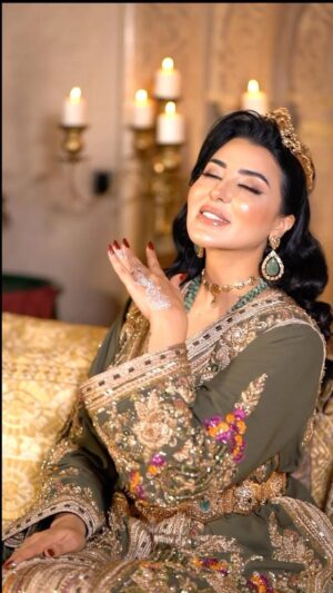 Fati Jamali Instagram - Like a real princess 👸 my lovely 🥰 Faty ❤️#hennélook