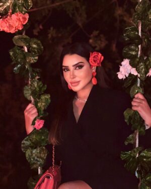 Fati Jamali Instagram - U know everything 🧚🏻‍♀️ 

📸 taken by @aminemortadaofficiel