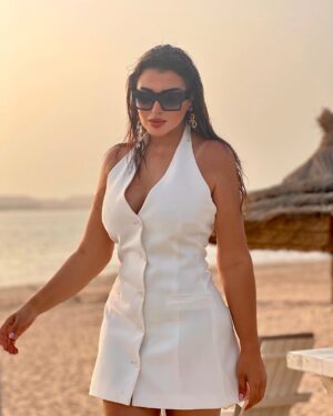 Fati Jamali Instagram - Summer life 🧚🏻‍♀️
Credit 📸 @achraf_khoubbaz 
📍 @hoteldakhlaclub