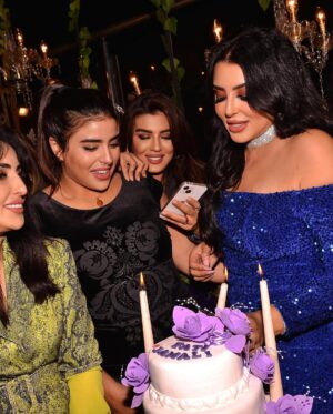 Fati Jamali Instagram - Celebrating Love, Life & Friendship!!
I wanna thanks every single person who showed up for me ❤️and specially to my dear @kaoutar_bouseffour_pr for the beautiful surprise 
@lepalacedanfa 
#bourchanin 
@celebrita_luxury_events 
@piment_sucre_traiteur 
@blackkitchenmaroc 
@dj_saad_kabaj 
@king.photographer01