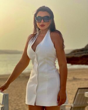 Fati Jamali Instagram - Summer life 🧚🏻‍♀️
Credit 📸 @achraf_khoubbaz 
📍 @hoteldakhlaclub