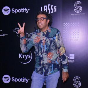 Fati Jamali Instagram - Tab Tab’s release party!! I wanna thank every single person that took from his busy schedule and show up at my release. That’s means the world for me to see your beautiful faces supporting me in a such special day. Love you guys!! XO 
Special thank for all the sponsors!!
@marassimaroc  @sultana_beautyandspa  @buddhabarmarrakech  @malakemeraude @ef_casablanca  @intune.liveband @ahmedlasri @philipmartins.ma @nadiaetalibi #shoothingcatring @krys_casablanca @celebrita_luxury_events @snob_beach @hotelthepearlmarrakech @radissonblumarrakech @lebabhotel @josephmoukhliss @shoreclub.casablanca @anghami @deezermena @spotifyarabia @thekidstablestudio @eventprint_marrakech @lpr_landofpr @hayat.bofficiel #hayatb @le961boutique @makeupby_mimo @betty.hairstylist @the_pasquale_maddaluno 
Credit photo @king.photographer01