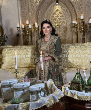 Fati Jamali Instagram - ليلة الحناء 
 @neggafasaphir
Makeup @tymabeauty