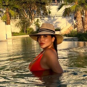 Fati Jamali Instagram - #summertime #summervibes 🧡🧚🏻‍♀️