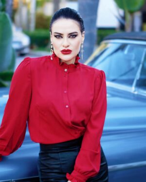 Fatima Zahra Bennacer Instagram - 🪭

Makeup 💄 : @amina_up 
📸 Photographe : @frikh_abdeljalil