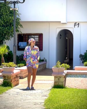 Fatima Zahra Qanboua Instagram - Blue skies, sunshine, everything's fine 🏖 @by.zizou
