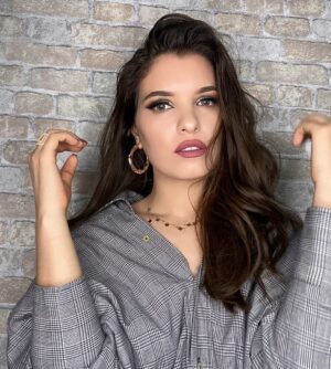 Fatima Zahra Qanboua Instagram - I don’t care if you approve of me, I approve of myself #beurself #iapproveofmyself 🧿👁🧿 makeup 💄 by : @q.hajar 💞