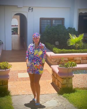 Fatima Zahra Qanboua Instagram - Blue skies, sunshine, everything's fine 🏖 @by.zizou