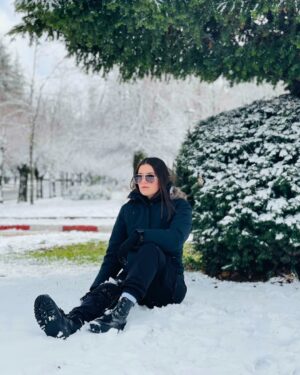 Fatima Zahra Qanboua Instagram - ❄️ ⛄️